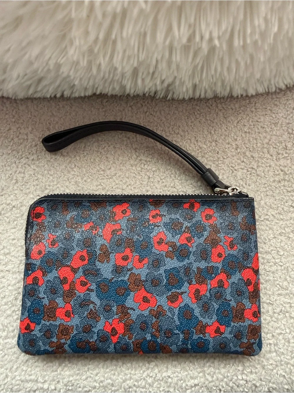 Coach Meadow Cluster Floral Corner Zip Wristlet NWOT